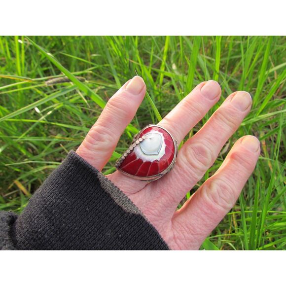 Handmade Red and White Nautilus Shell with Two Sterling Silver Dragonflies Ring - Picture 2 of 11